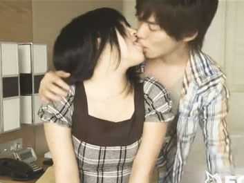 鈴木一徹 ぽっちゃり巨乳な黒髪の女の子とイケメンお兄さんが明るいホテルの白いベッドでイチャラブエッチ S-Cute 6th No.80 Minami(吉沢みなみ) FC2女の子のための無料H動画