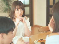 同棲中の彼女が留守の間に彼氏と別れたエロカワ巨乳幼馴染に迫られて激しい誘惑に負け夢中でエッチしまくっちゃった僕　鷲尾めい YouJizz女性向け無料アダルト動画