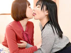 【レズ】お互いに好意を持っていた二人の美少女がクチビルと舌で感じ合う濃厚なキスを交わし敏感なカラダを隅から隅までネットリ愛撫して感じ合うレズエッチ 川原りま/木ノ宮かれん TXX 女性専用無料エロ動画